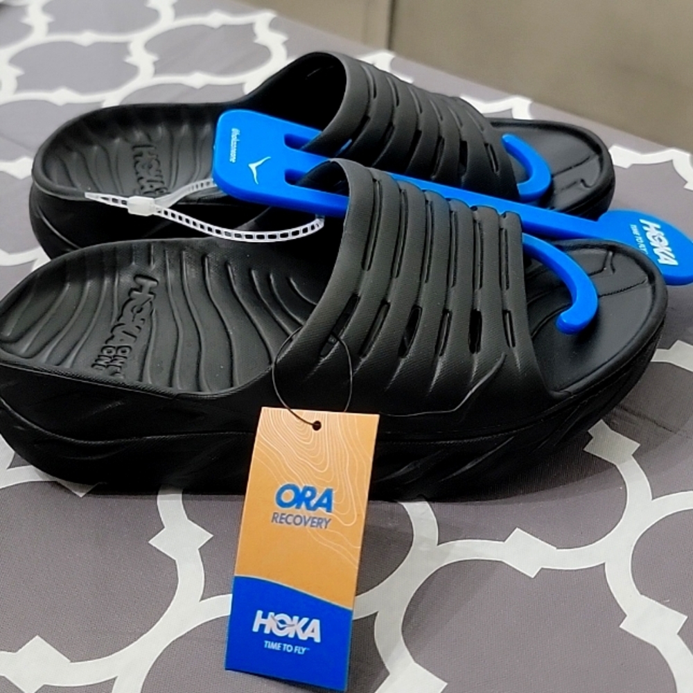 Hoka One One ORA Recovery Slide Sz 6 Black
